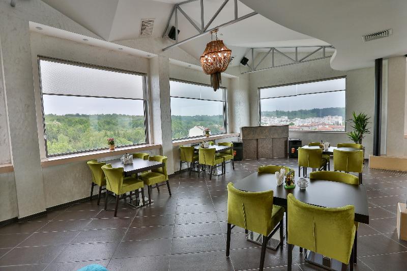 Terra Europe Brontes Hotel トゥルゴヴィシテ エクステリア 写真
